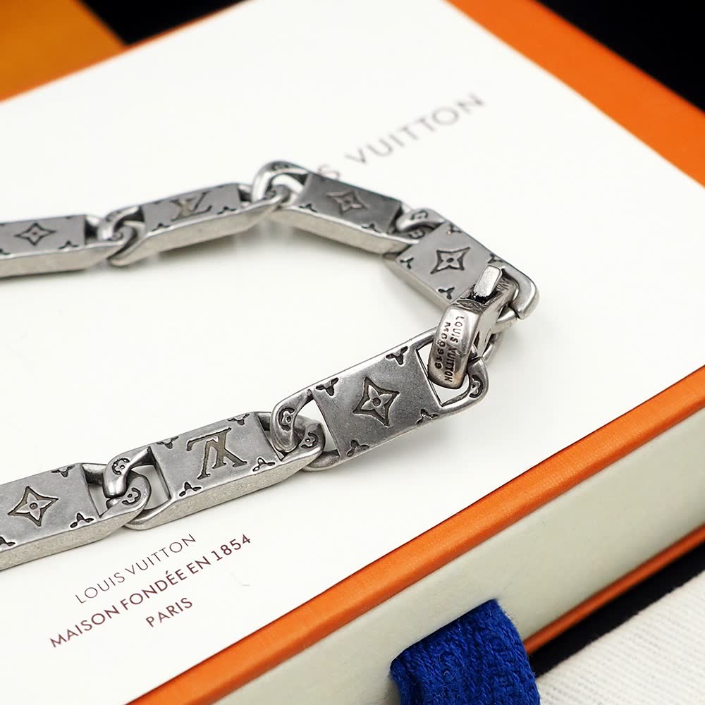 Louis Vuitton Monogram Tied Up Necklace